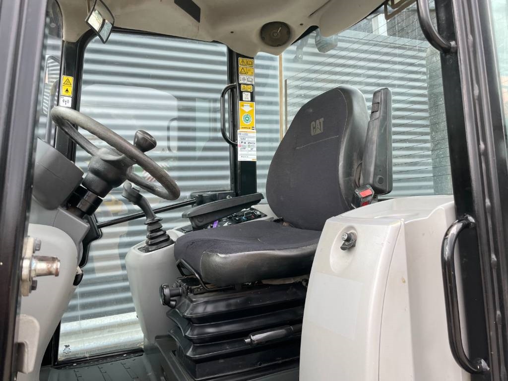 CAT 908 M