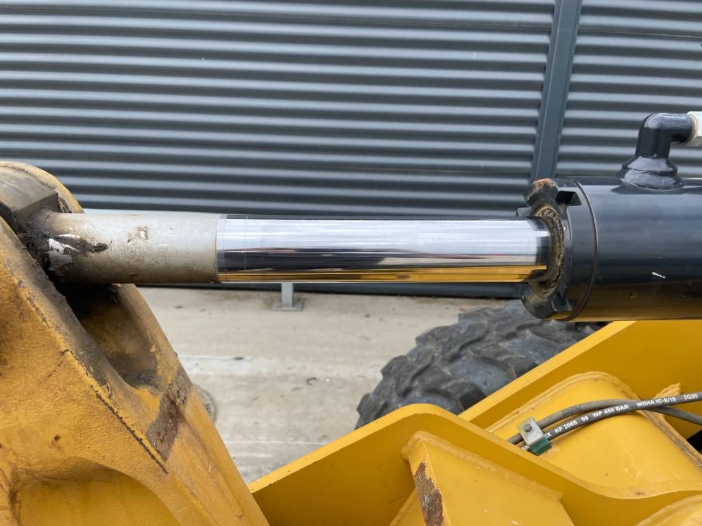 CAT 908 M
