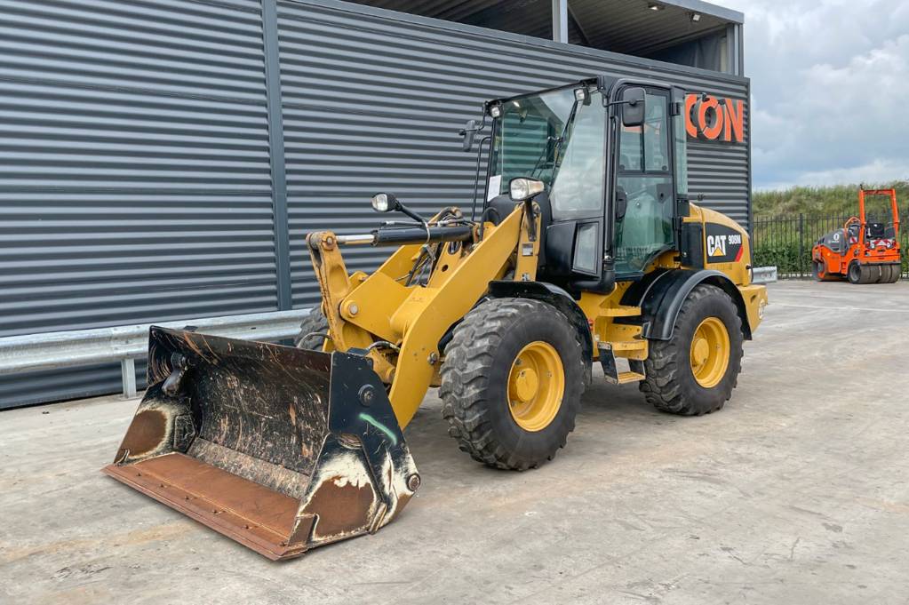 CAT 908 M