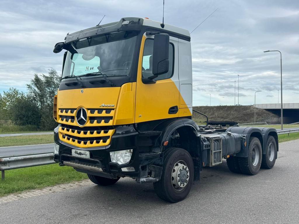 Mercedes-Benz AROCS 3345