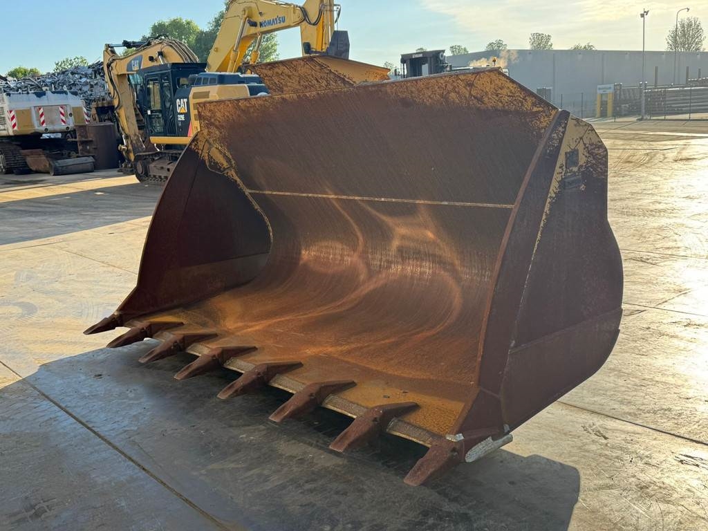 CAT 980M Bucket with teeth, Volvo groot