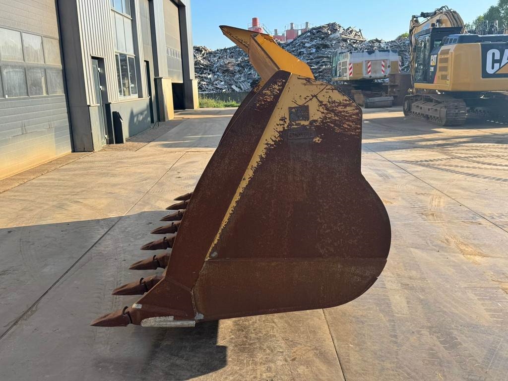CAT 980M Bucket with teeth, Volvo groot
