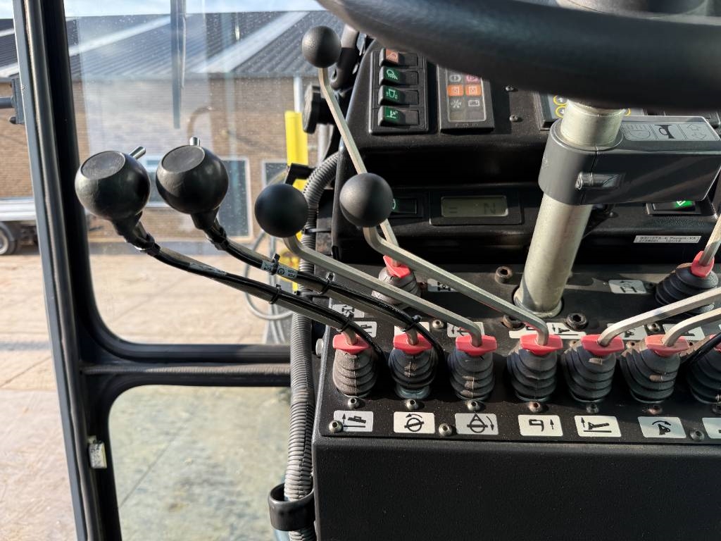 HBM BG110T-5 - Front Blade + Ripper / TRIMBLE AS400