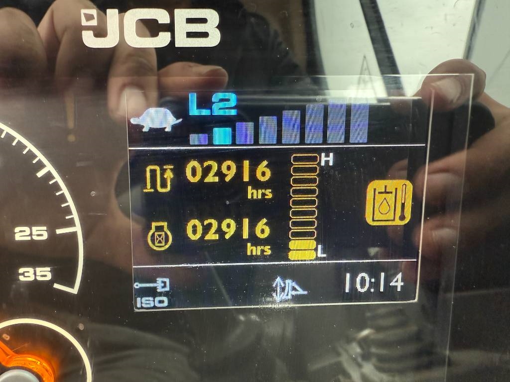 JCB 48Z-1 - Hammer Lines / Quick Coupler