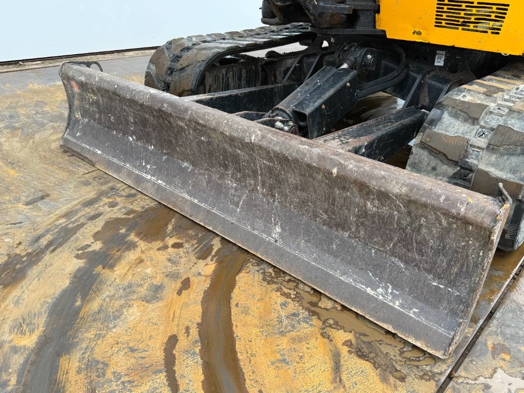 JCB 48Z-1 - Hammer Lines / Quick Coupler