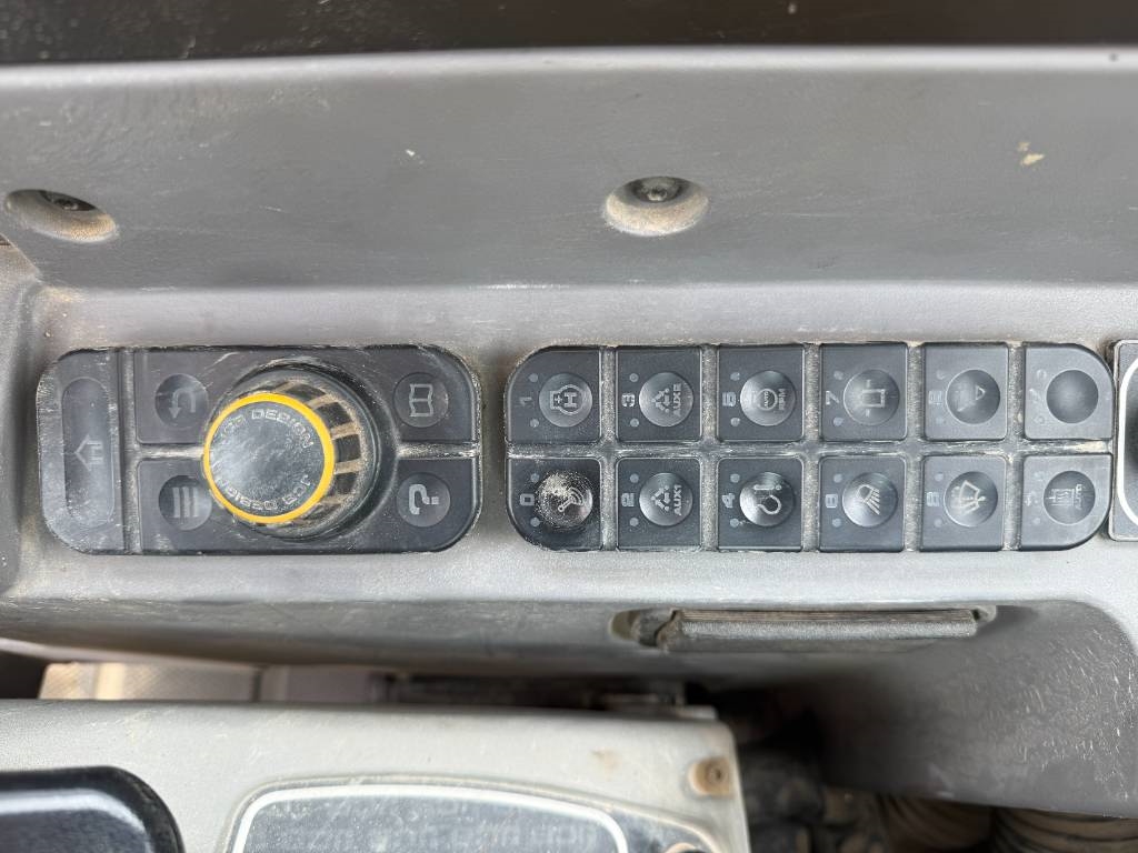 JCB 48Z-1 - Hammer Lines / Quick Coupler