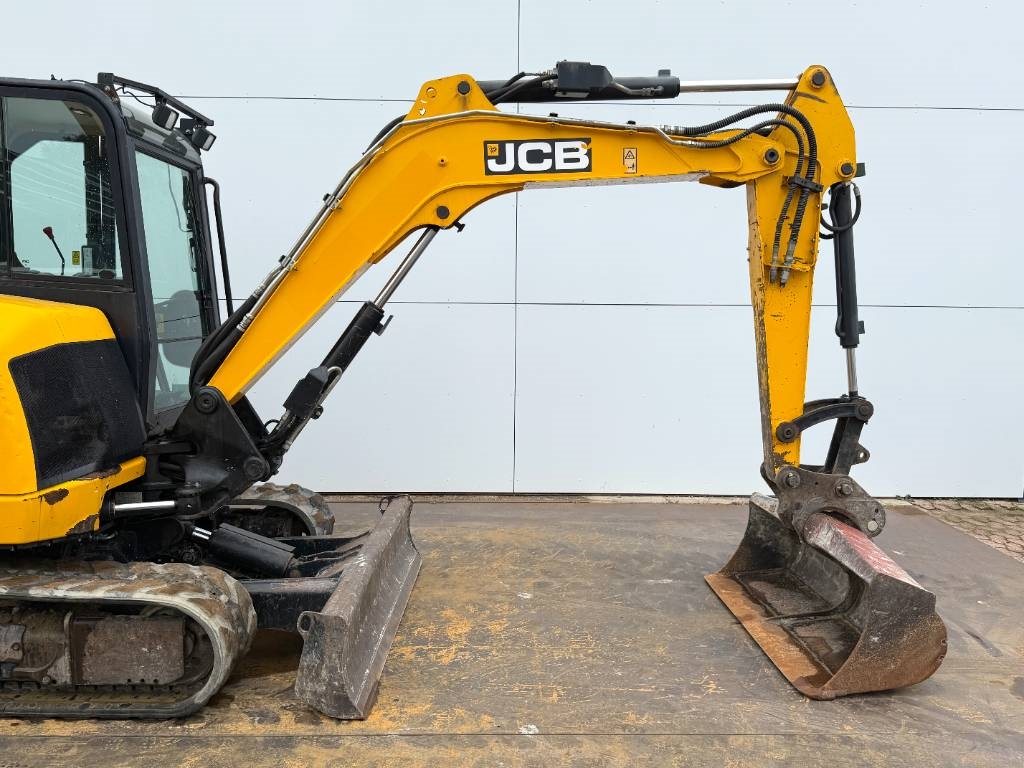 JCB 48Z-1 - Hammer Lines / Quick Coupler