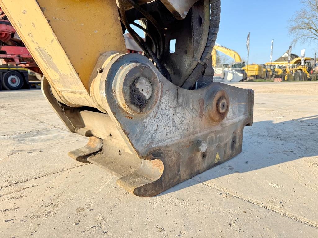 Liebherr R944C UHD - 23 m Demolition / Hydr UC / OilQuick