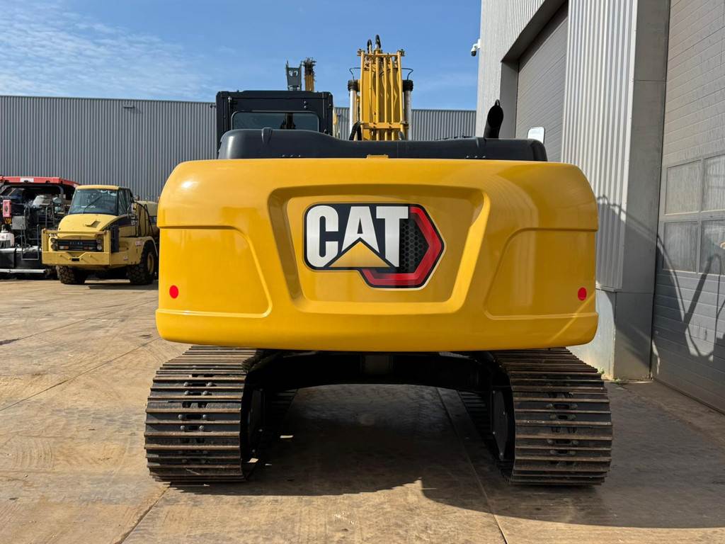 CAT 323D3