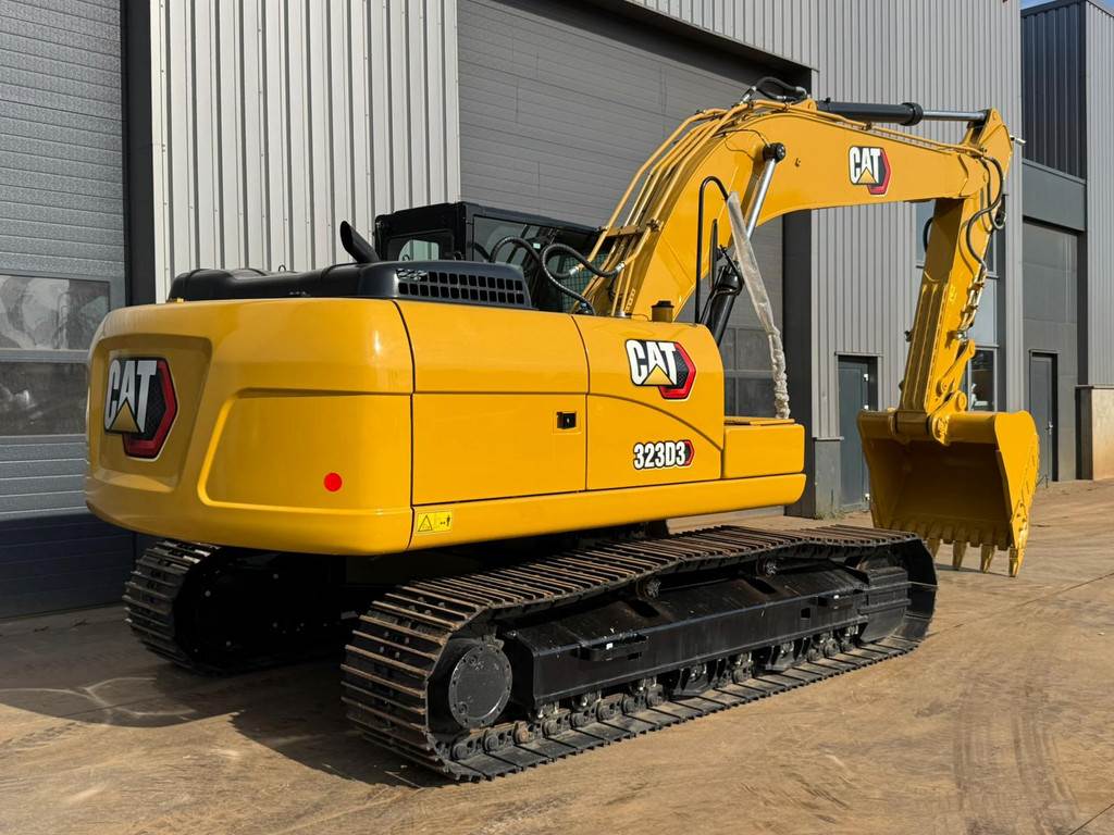 CAT 323D3