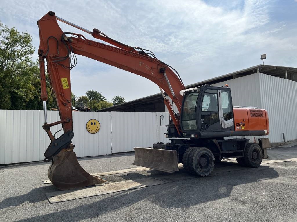 Hitachi ZX210W-3