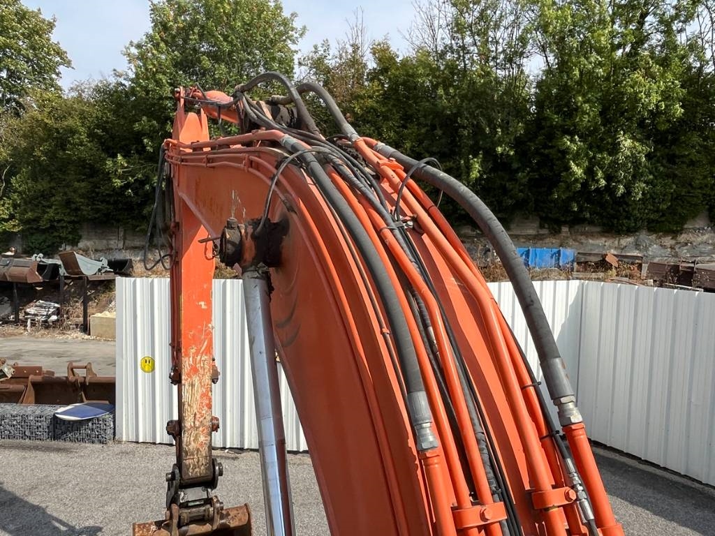 Hitachi ZX210W-3