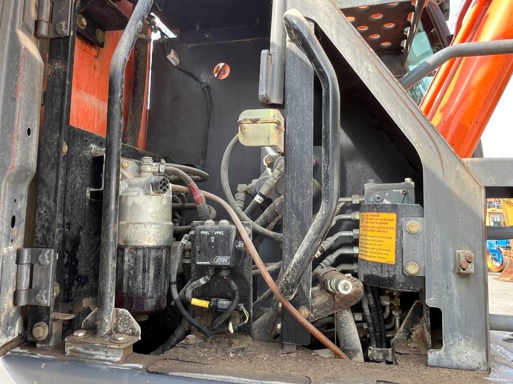 Hitachi ZX210W-3