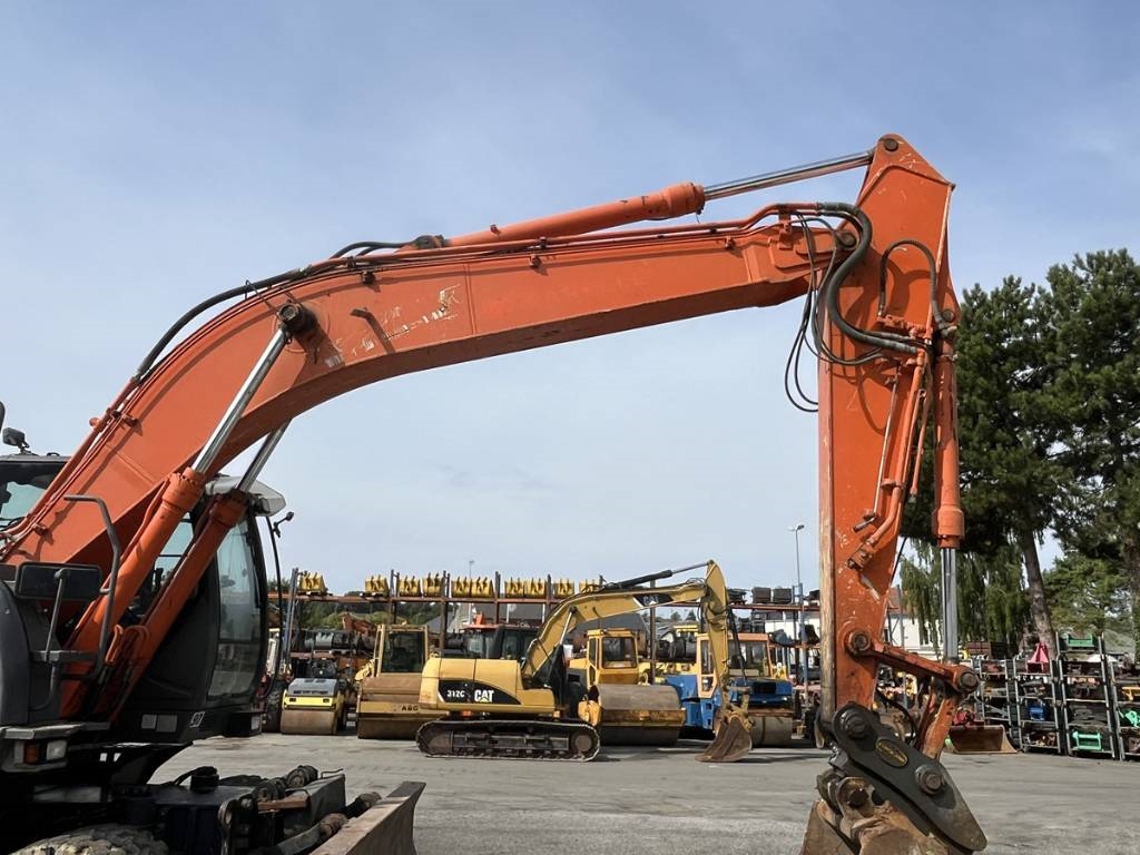 Hitachi ZX210W-3