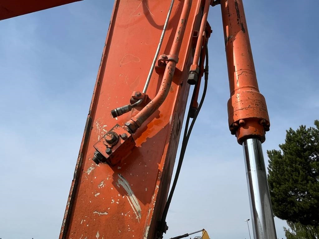 Hitachi ZX210W-3