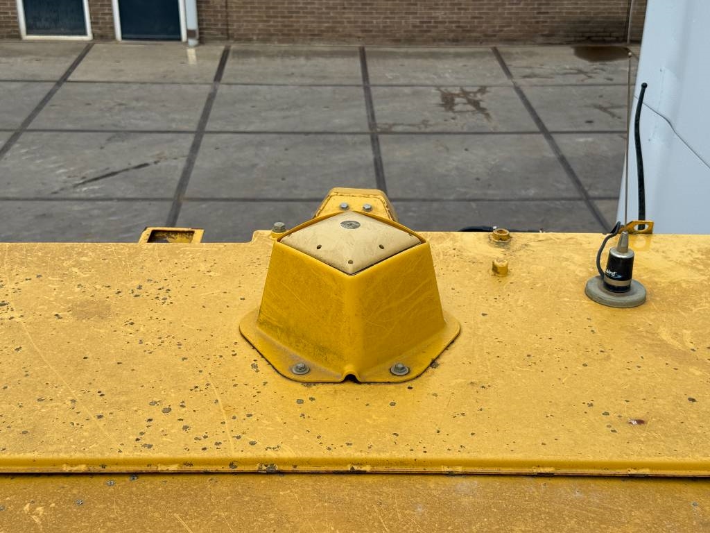 Komatsu D65PXi-18 - Backup Camera / Airco / CE + EPA