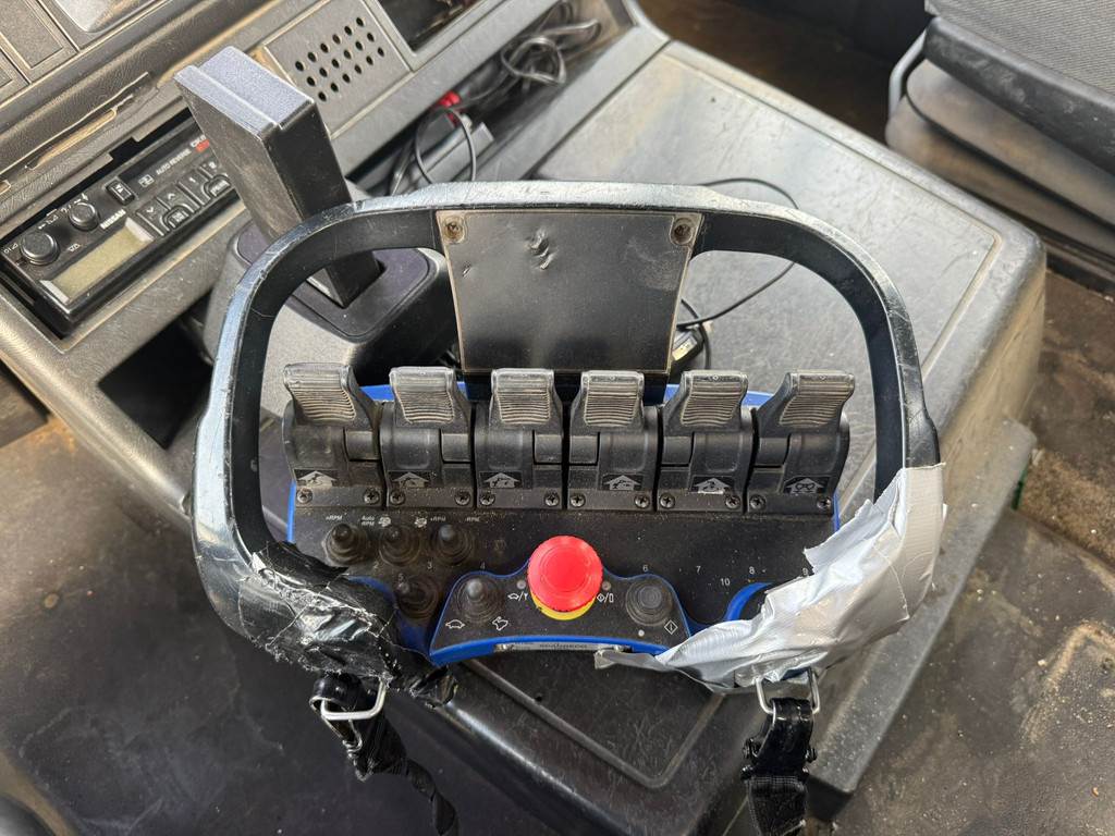 MAN 19.310 4x2 Kipper with HMF 1463K2 Crane