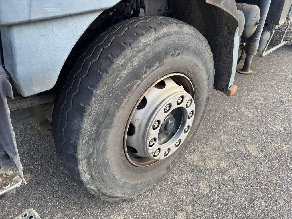 MAN 19.310 4x2 Kipper with HMF 1463K2 Crane