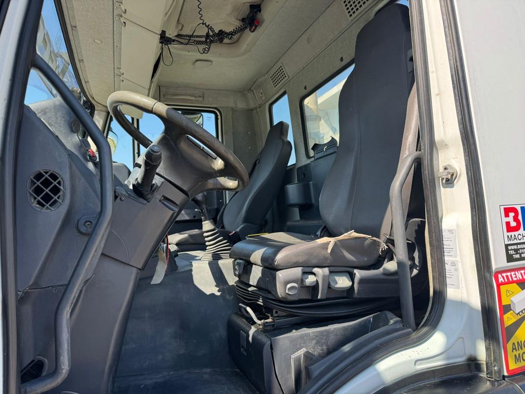 Iveco Trakker 410 6x4 Kipper