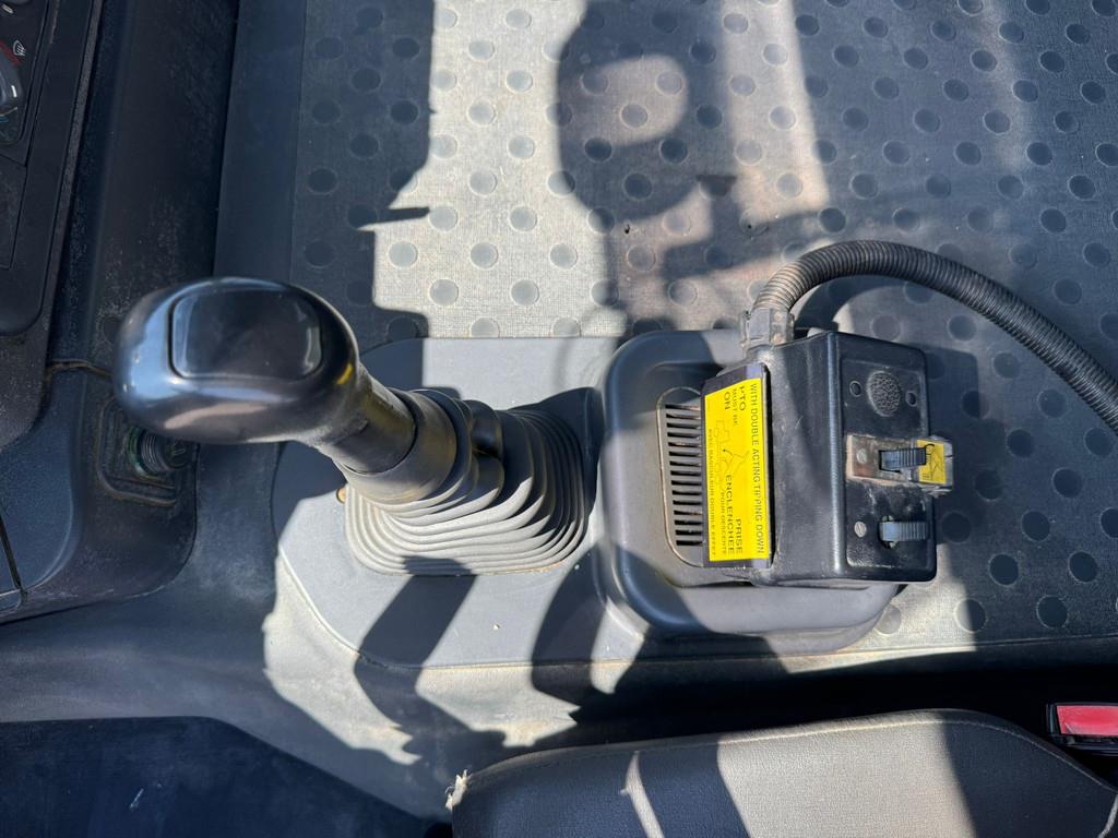 Iveco Trakker 410 6x4 Kipper