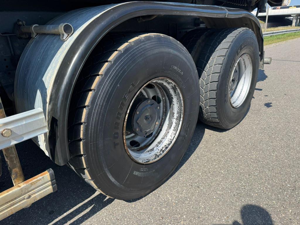 Iveco Trakker 410 6x4 Kipper