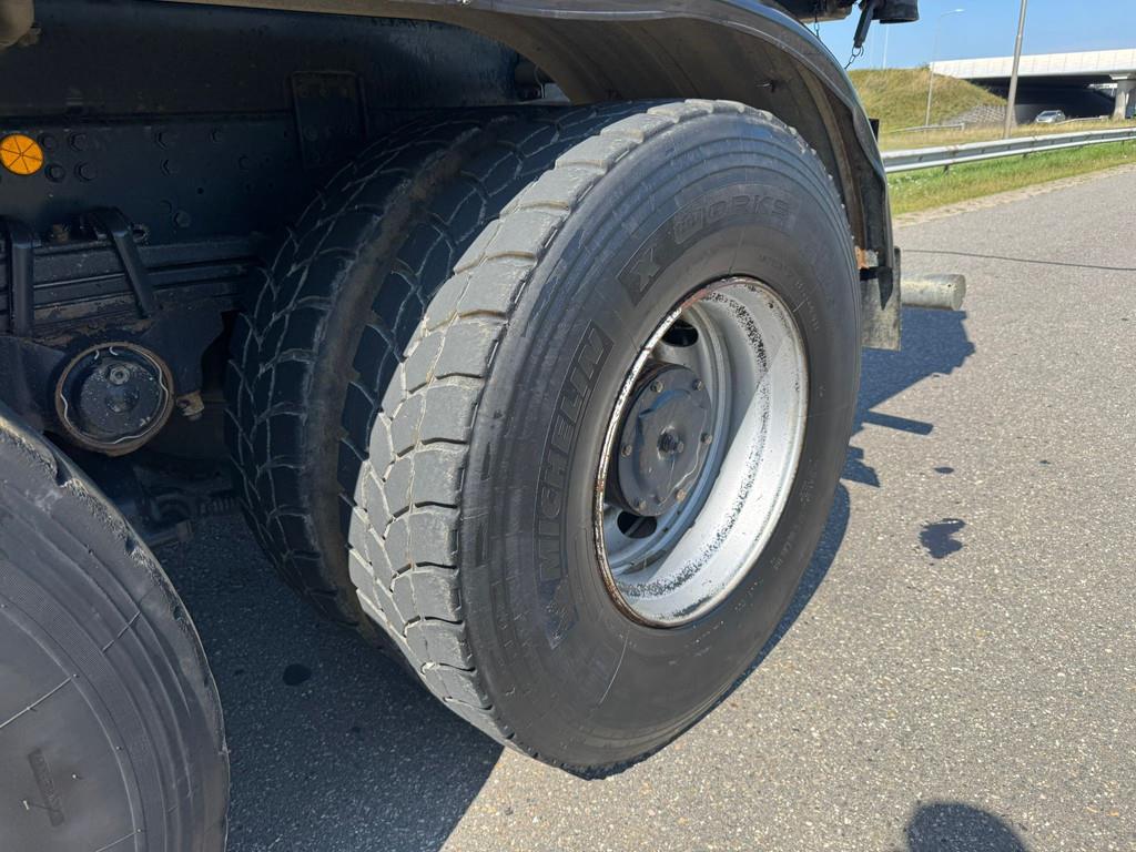 Iveco Trakker 410 6x4 Kipper