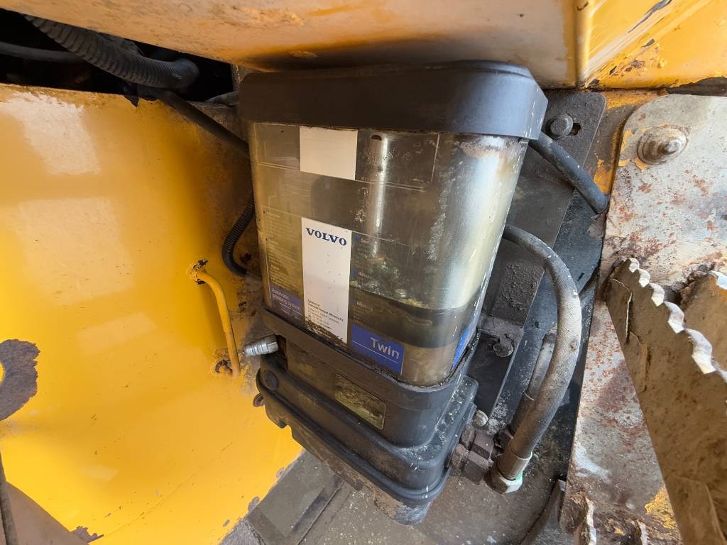 Volvo L120G - 3rd Function / Quick Coupler / Auto Lube