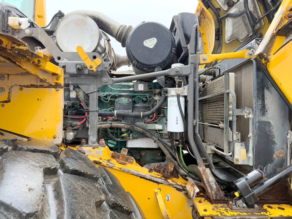 Volvo L120G - 3rd Function / Quick Coupler / Auto Lube