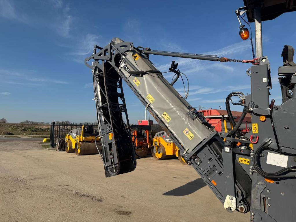 Wirtgen W 50 RI