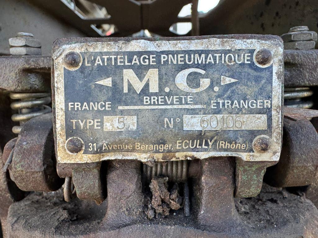 Iveco Trakker 410 6x4 Kipper