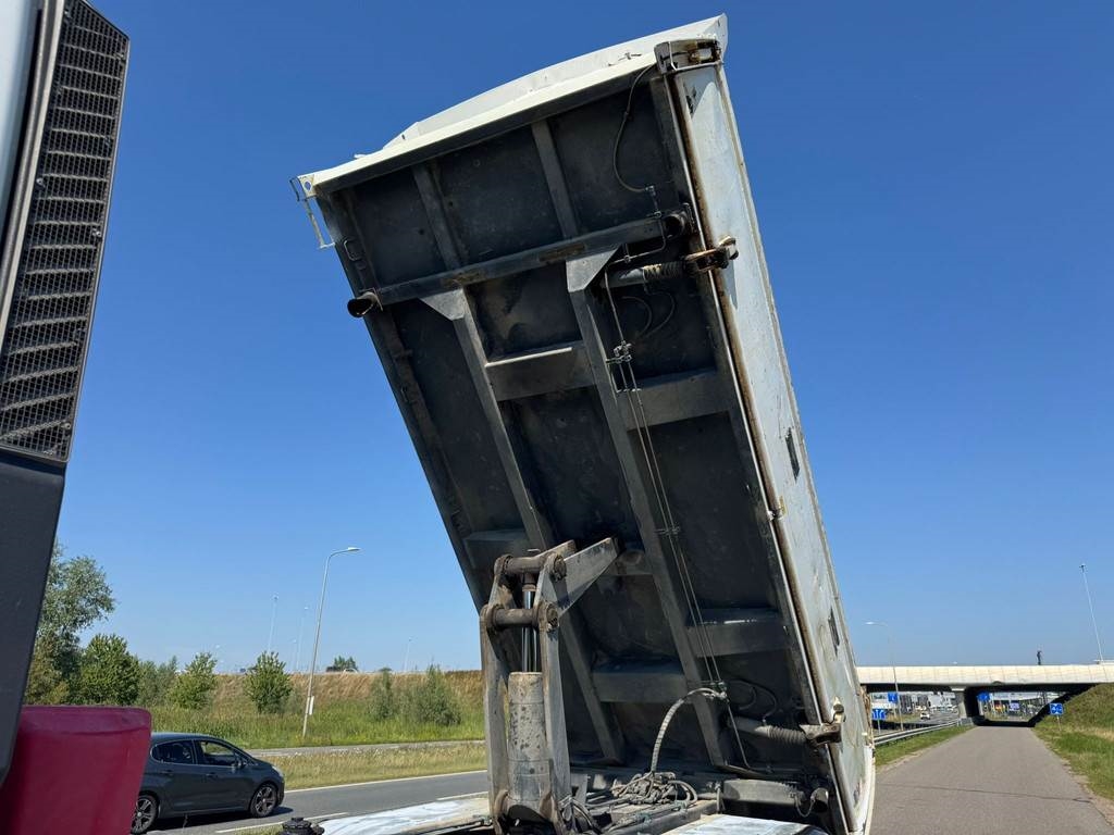 Iveco Trakker 410 6x4 Kipper