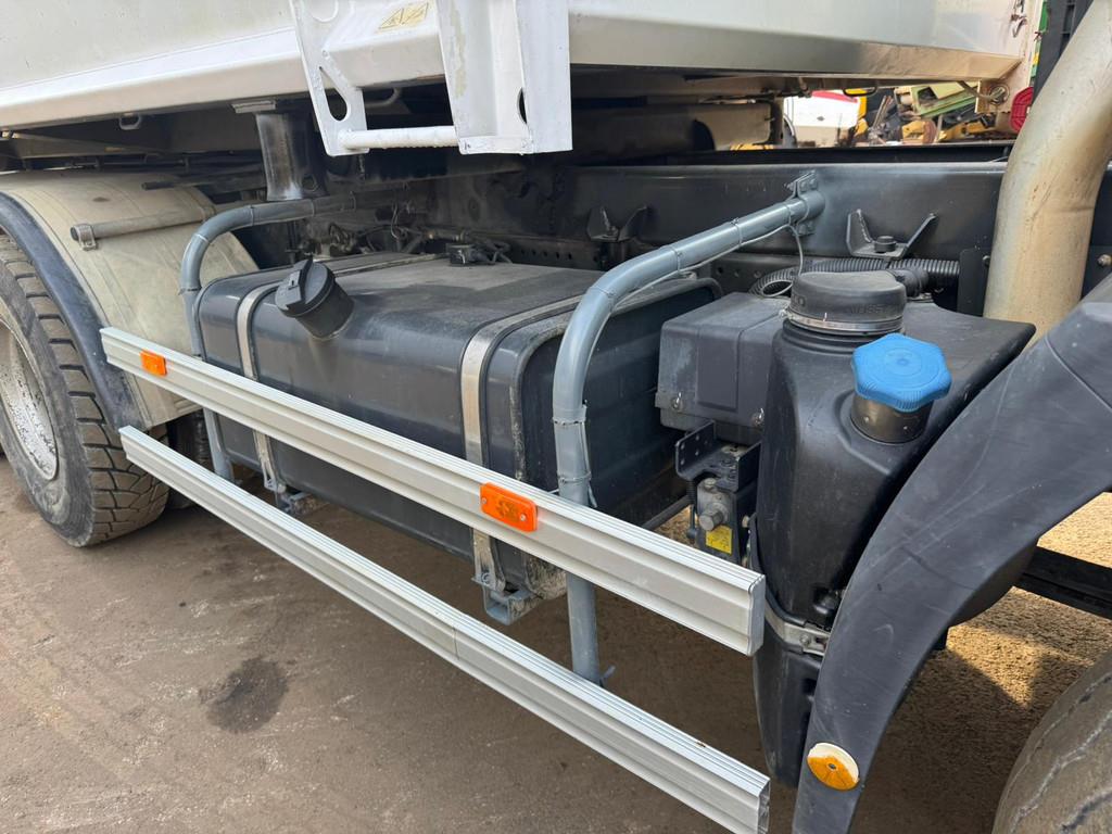 Iveco Trakker 410 6x4 Kipper