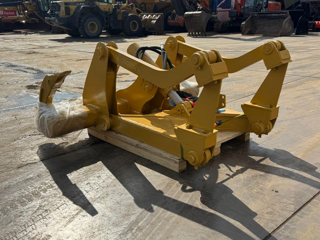 CAT D6 New Gen Ripper with 1 Cylinder