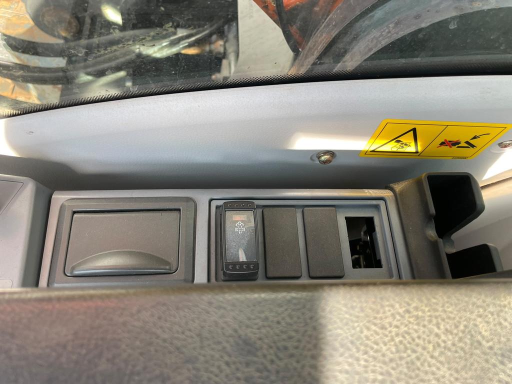 2019 Hitachi ZX300LCN-6-49077353