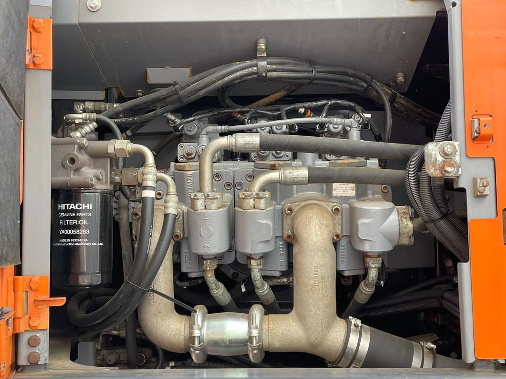 2019 Hitachi ZX300LCN-6-49077356