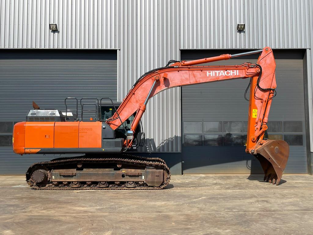 2019 Hitachi ZX300LCN-6-49077320