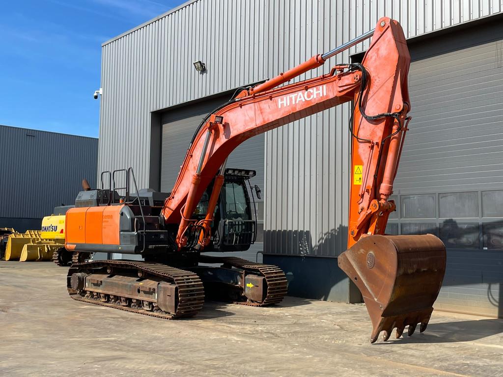2019 Hitachi ZX300LCN-6-49077321