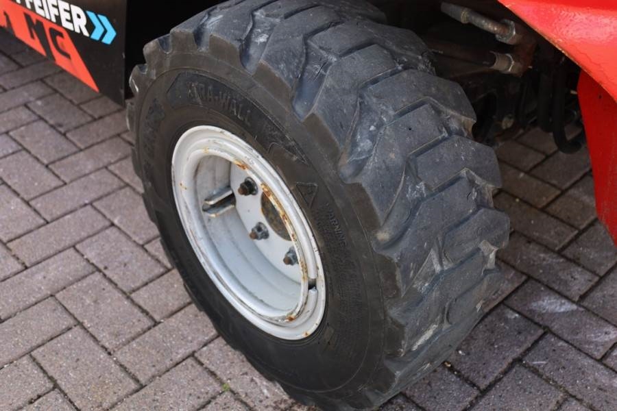 Manitou MC25-4 Valid Inspection, *Guarantee, Diesel, 4x4 D