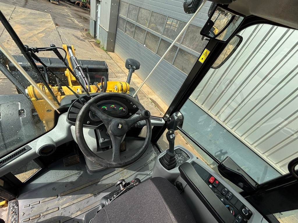 CAT 908M