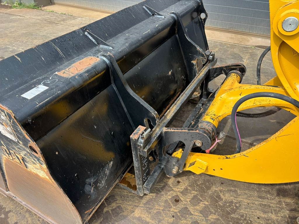 CAT 908M
