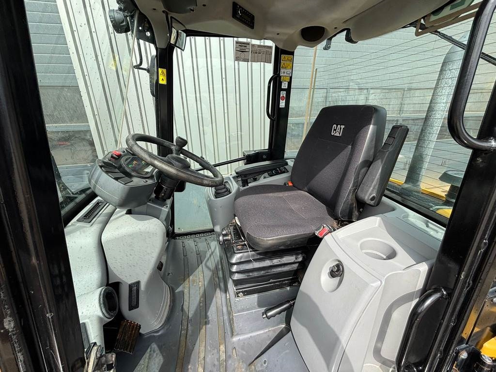 CAT 908M