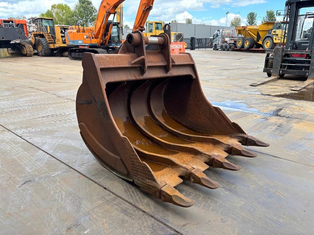 CAT Bucket Cat 365/374