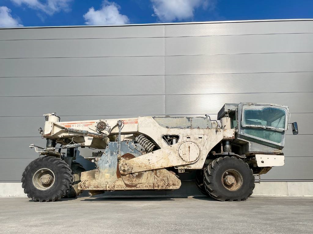 Wirtgen WR 2400