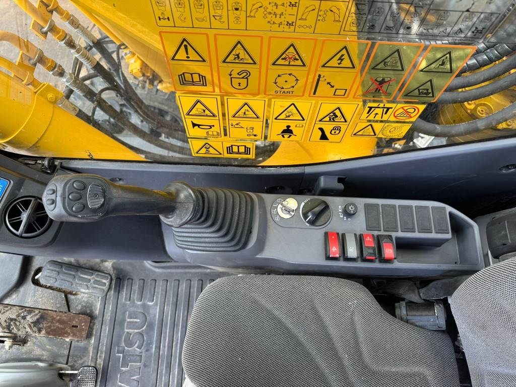 Komatsu PW180-11