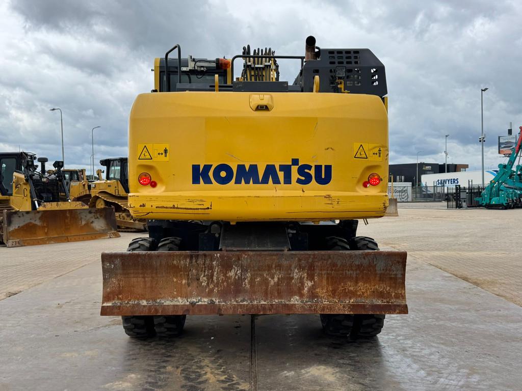 Komatsu PW180-11