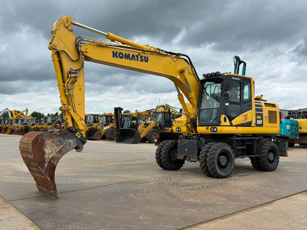 Komatsu PW180-11