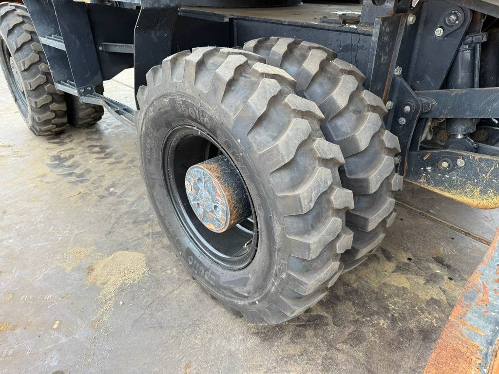 Komatsu PW180-11
