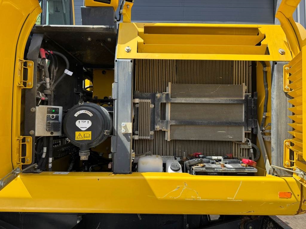 Komatsu PW180-11