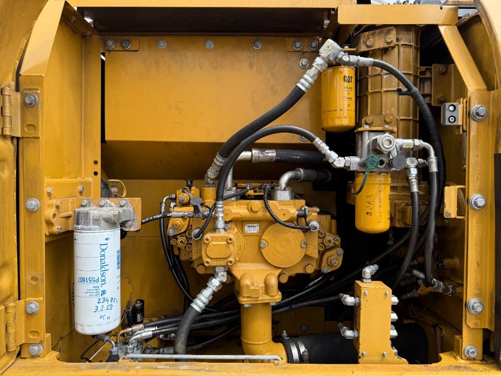 CAT 320DL - Hammer Lines / Quick Coupler
