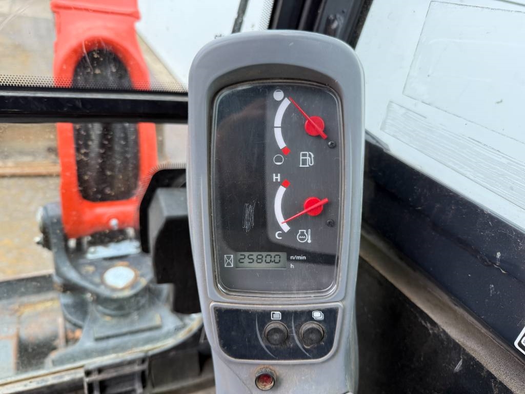 Kubota KX027-4 - Hammer Lines / Quick Coupler